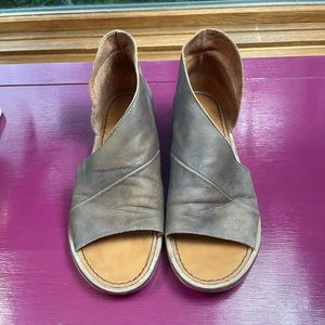 Free People Mont Blanc wrap sandal in taupe/gray, size 39 - 7.5 US women’s shoe